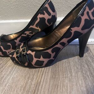 Chic Pink and Black Peep-Toe Heels